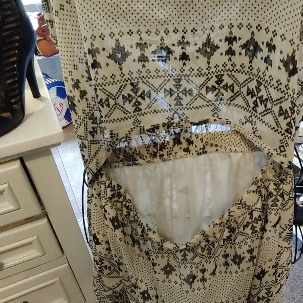 Dress - Picture 4 of 4